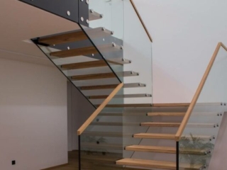 Treppe Glasgeländer Glastragend