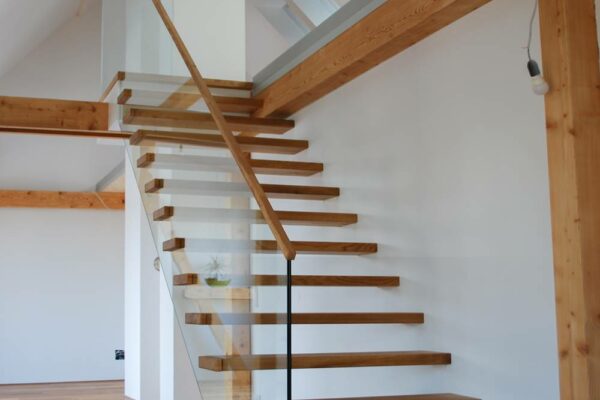 Glastragende Treppe Holz