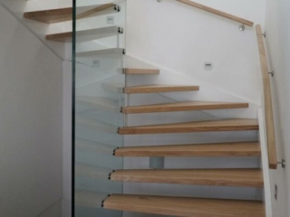 Treppe Glasgeländer Holz