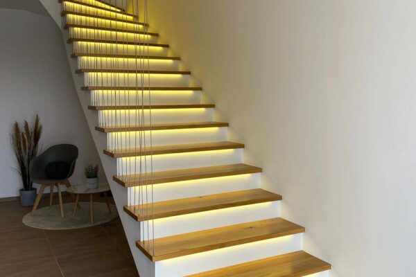 Holz-Stufen LED Metallseile
