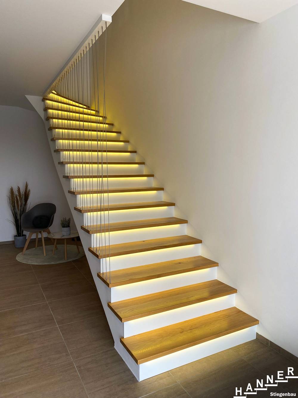 Holz-Stufen LED Metallseile
