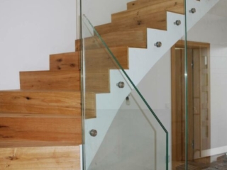 Glasgeländer Holz Stufen