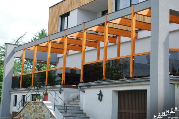Außengeländer getönt Holzhandlauf