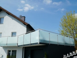 Milchglas Balkongeländer Metallgeländer