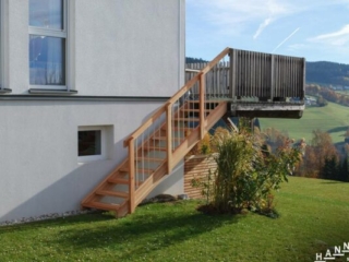 Holz-Balkon Außenstiege Holzgeländer