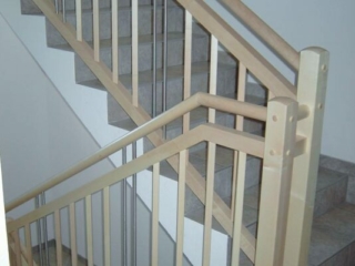 Geländer Holz Metallstäbe