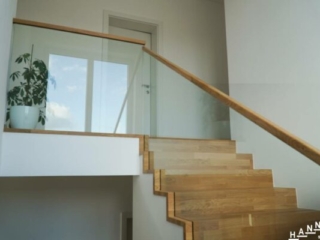 Glasgeländer Holzhandlauf