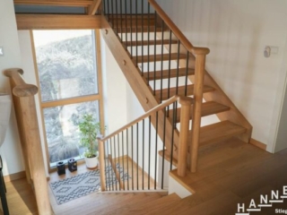 Treppe Schwarze Stäbe