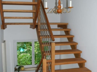Aufgesattelte Treppe Holz