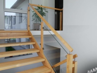 Holztreppe Glas Geländer