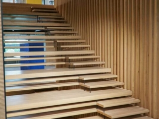 Holztreppe Objekttreppe Riegelgeländer