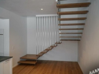 Treppe abgehängt Holz Metall
