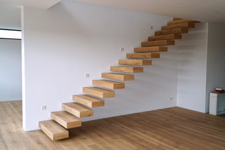 Wie man Stufen zum Schweben bringt: Kragarmstiegen & Co.